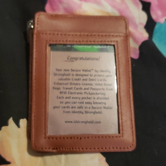 Secure Wallet by Identity Stronghold - Picture 1 of 3